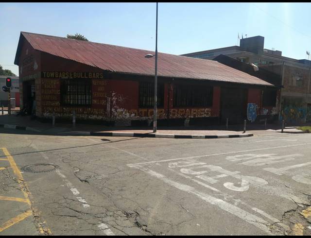 339M² WAREHOUSE FOR SALE IN FERREIRASDORP